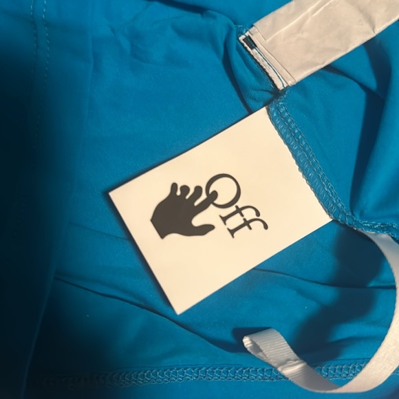 Only tried this one on. Needed a bigger size. - Picture 2 of 6